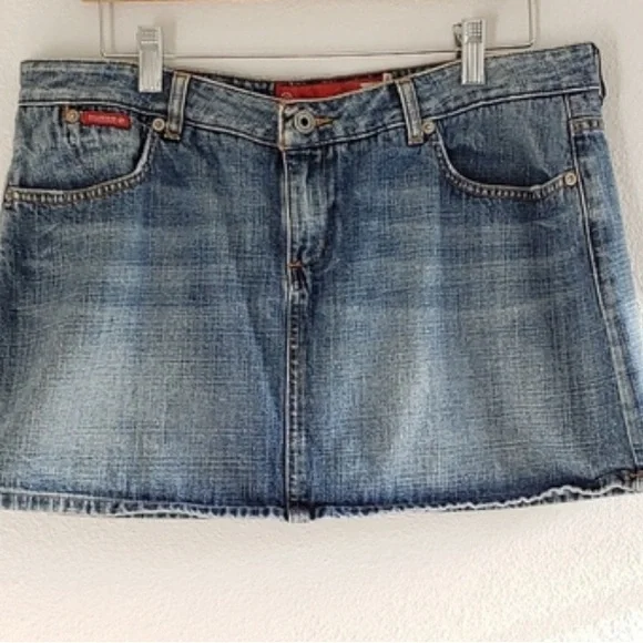 🔥 Guess Jeans 1981 Denim Mini Skirt | Size 32 | Vintage Y2K Vibe - Picture 5 of 10